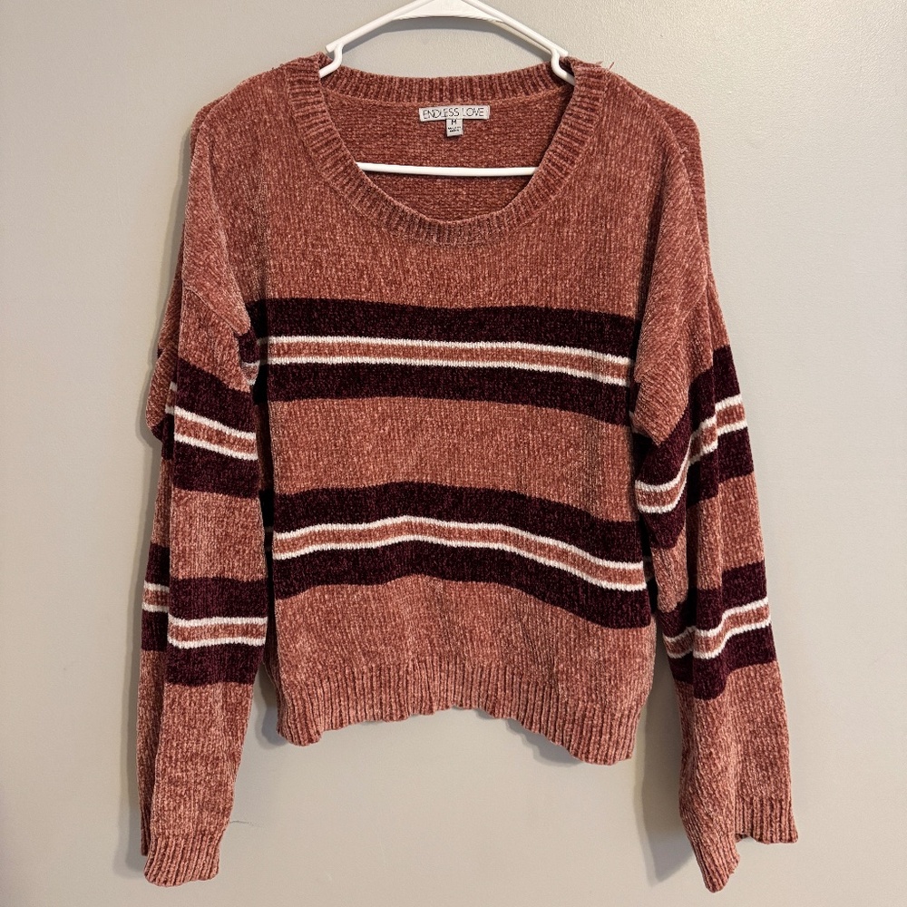 W Medium Endless Love Sweater